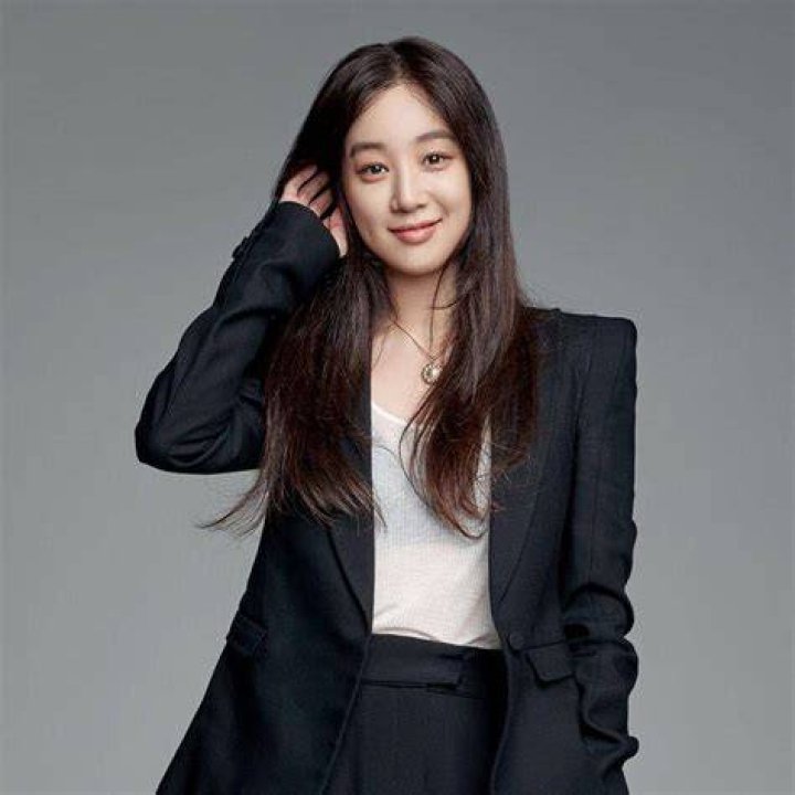10 Fakta Peran Jung Ryeo Won di Drama Start Defense