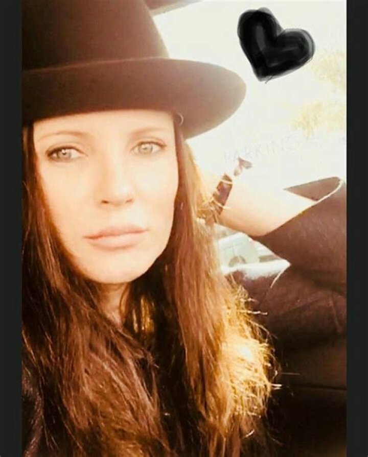 141 best Erin Everly images on Pinterest Axl rose, Erin everly and