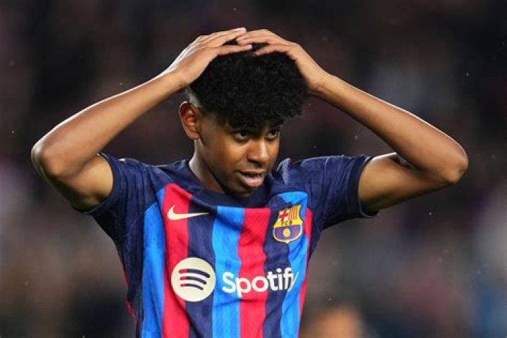 15yearold midfielder makes his Barcelona debut (PHOTO) (April 30
