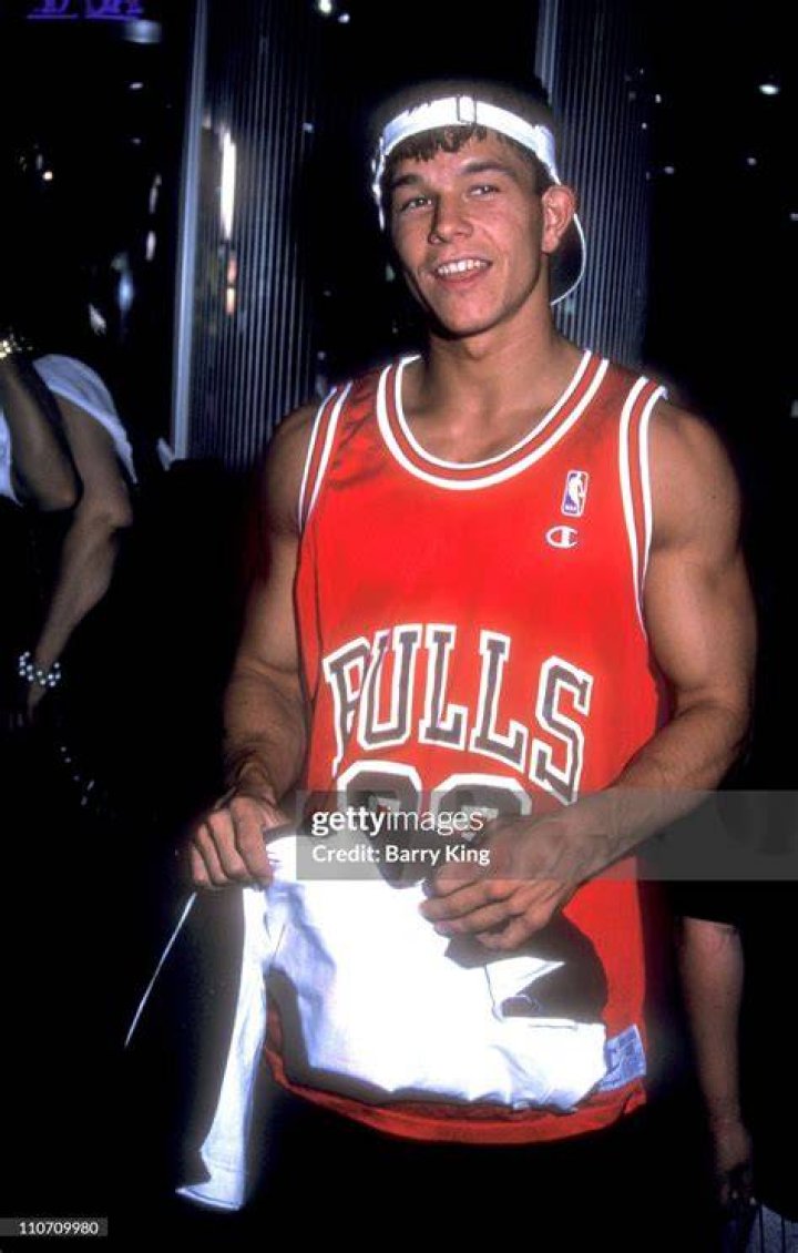 A Marky Mark Tribute That Guarantees Good Vibrations Best Things