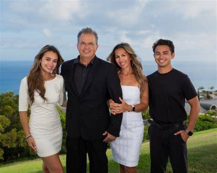 Angela and Glenn Medeiros Glenn Medeiros, a former pop sta&hellip; Flickr
