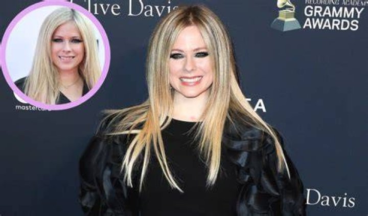 Avril Lavigne Age, Net Worth, Husband, Family, Height and Biography