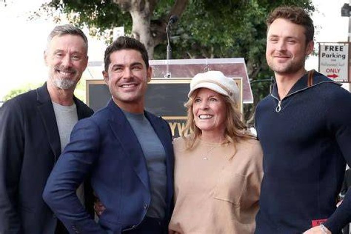 David Efron Bio, Age, Married, Nationality, Body Measurement, Career