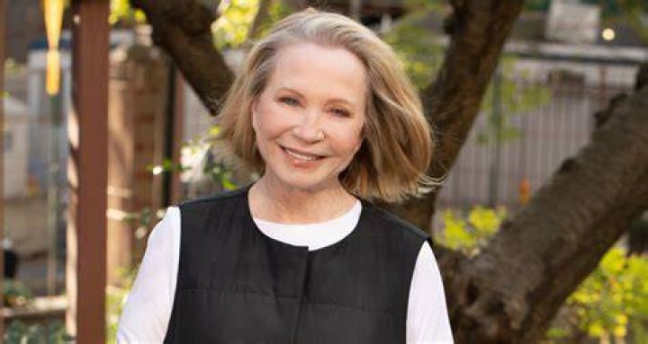Debra Jo Rupp's Instagram, Twitter & Facebook on IDCrawl