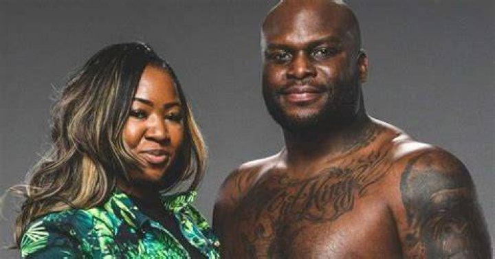 Derrick Lewis is Married to Wife April Davis. Kids.