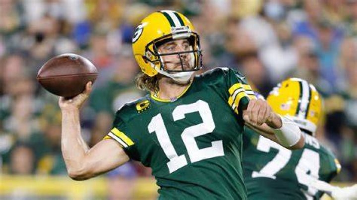Did Aaron Rodgers have a baby with Shailene Woodley? Fans freak out