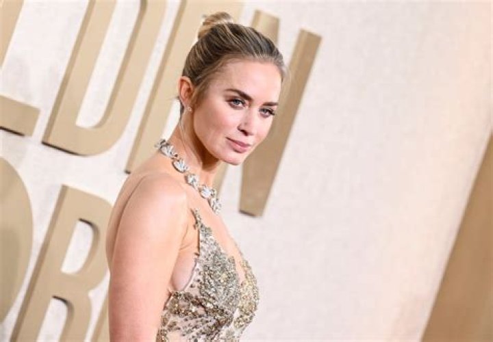 Emily Blunt All the Golden Hair and Makeup Looks From the Red Carpet