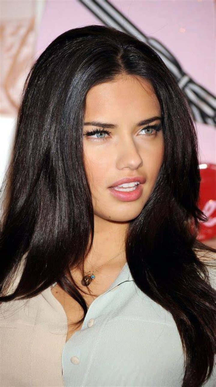 Famous model Adriana lima Photos gallery art stars