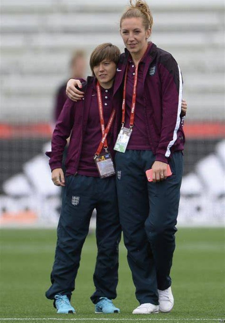 Fran Kirby Partner Who Is The Footballer Dating? OtakuKart