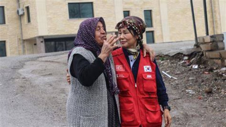G&uuml;ney Koreli &Uuml;nl&uuml;ler ve D&uuml;nyaca &Uuml;nl&uuml; Eserleri