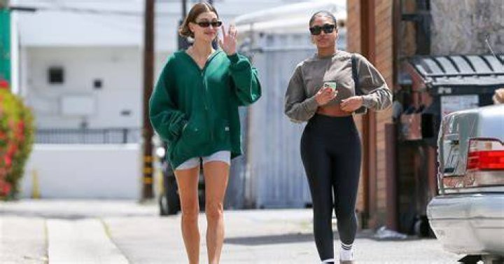 Hailey Baldwin’s Height and Shoe Size How Tall Without Heels?