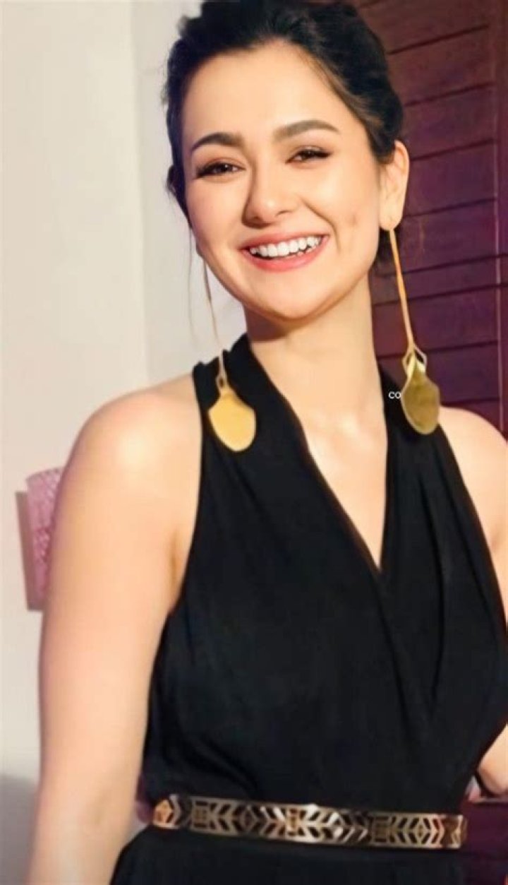 Hania Amir Biography, Movies, Dramas, Height, Age, Family, Net Worth