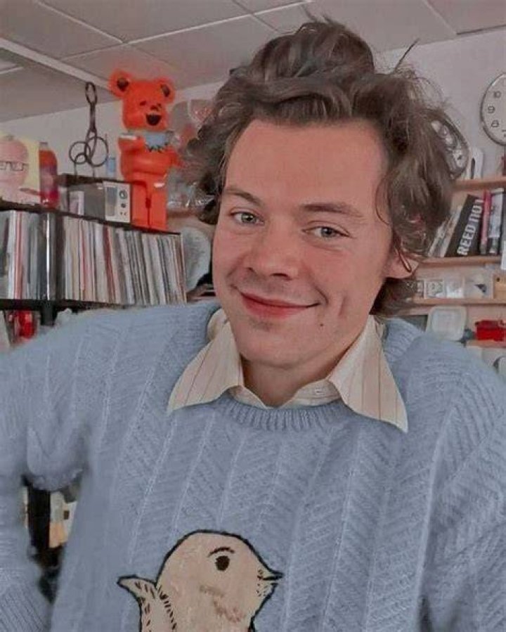 Harry Styles with the cutest kids Harry styles baby, Harry styles