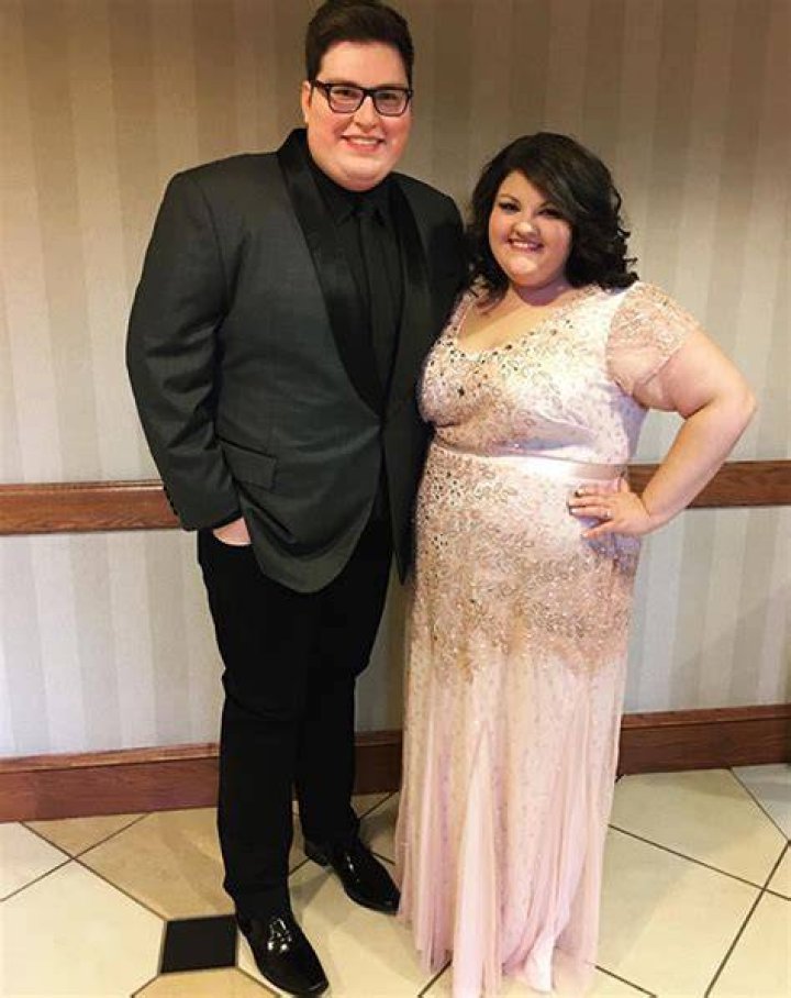 Is Jordan Smith Married to a Wife or is He Gay? His Family, Net Worth