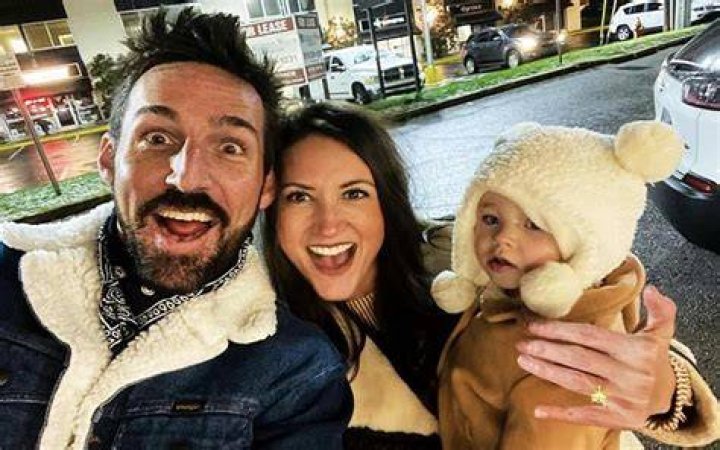 Jake Owen Engaged to Longtime Girlfriend Erica Hartlein See the Ring!