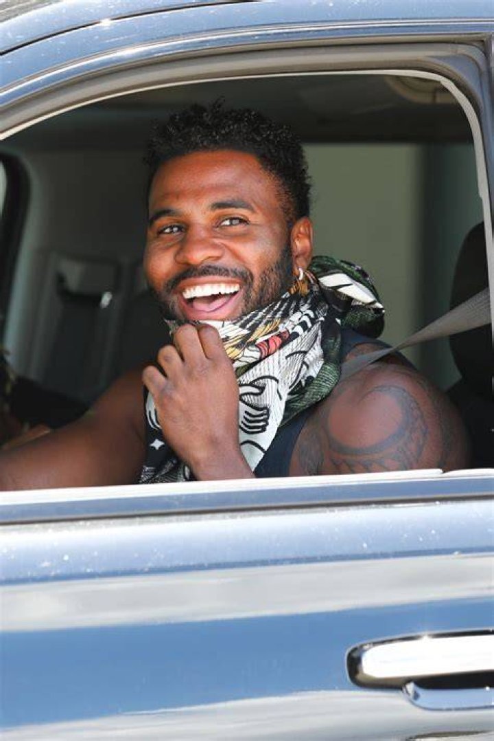 Jason Derulo flashes his smile after tooth ‘accident’ and more star