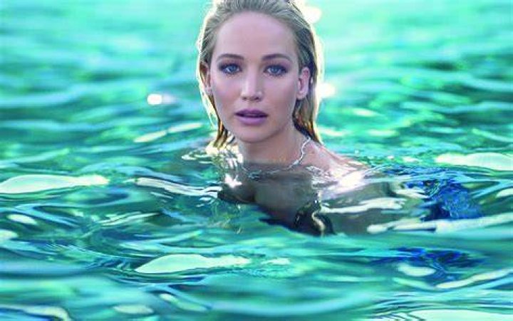 Jennifer Lawrence bikini pictures and her something you want to know
