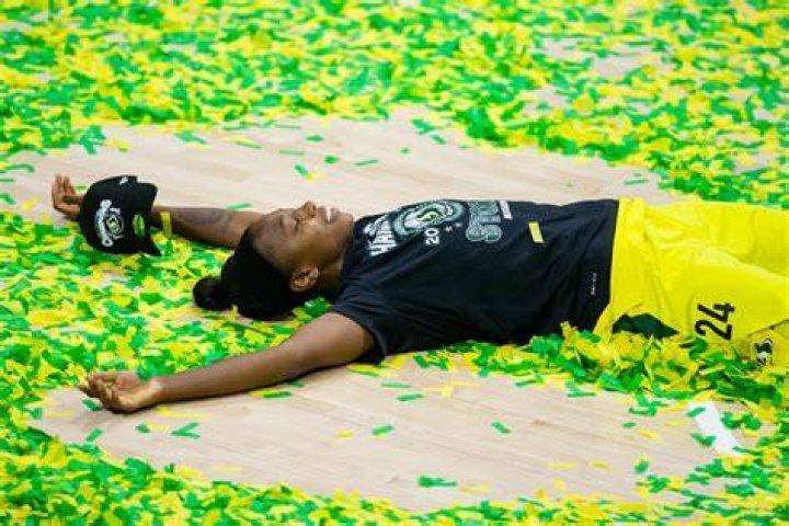 Jewell Loyd WNBA career, Kobe Bryant relationship, dyslexia diagnosis