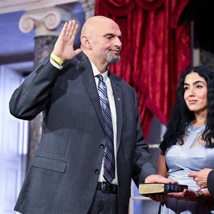 John Fetterman Got a New Suit for His Senate SwearingIn The New York