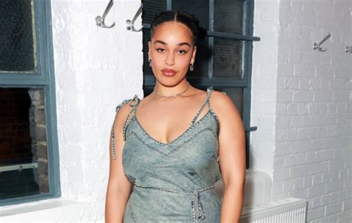 Jorja Smith shares “Little Things,” a track about what makes