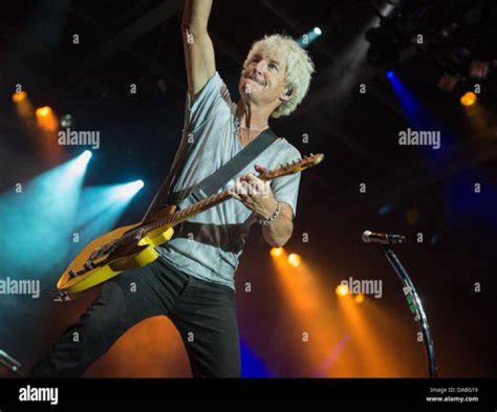Kevin Cronin of REO Speedwagon Reo speedwagon, Lead singer, Debut album