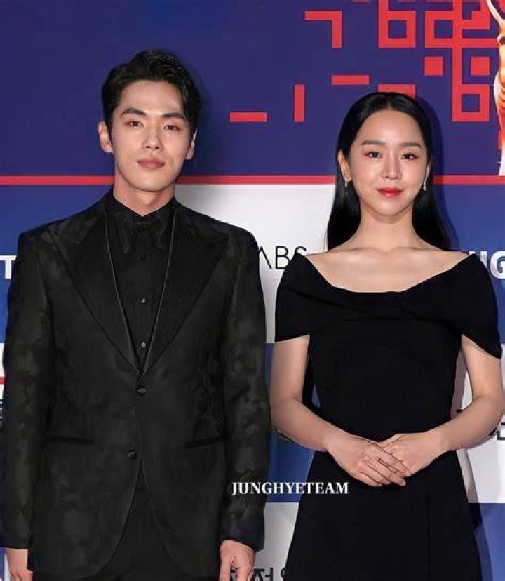 Kim Jung Hyun And Shin Hye Sun’s Relationship Takes An Electrifying