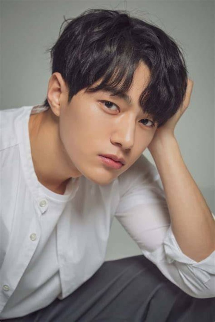 Kim Myung Soo 김명수 presenta 기억과 기억 사이 (Memory) BA NA NA Noticias de K