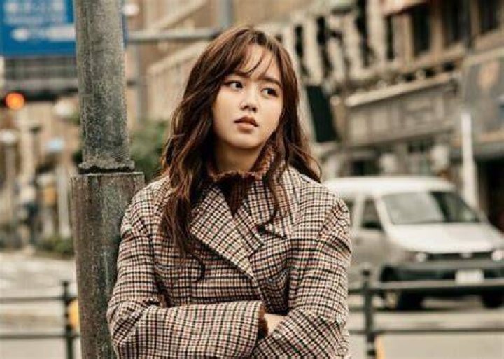 Kim Sohyun Bio, Net Worth, Age, Boyfriend, Family Life, Height, Facts