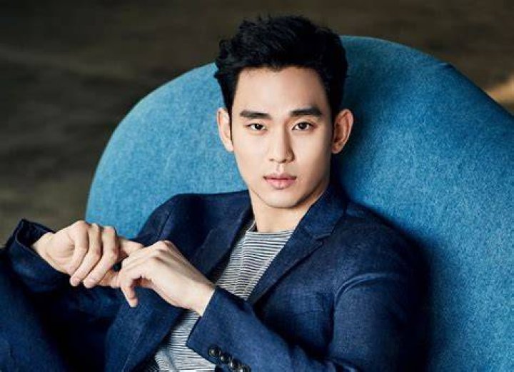 Kim Soo Hyun is Quietly Studly Modeling Watches for Elle Korea April