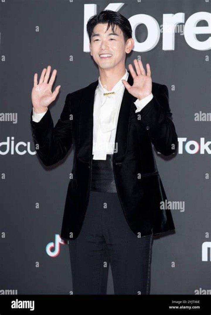 KoreanAmerican Singer Eric Nam Will Perform in Singapore on November