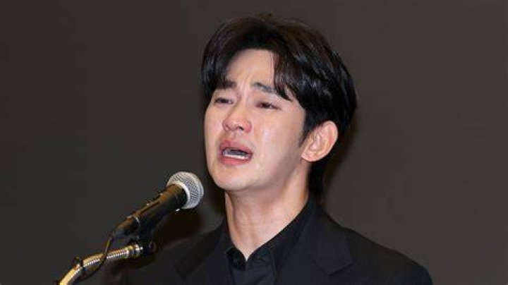 Latest news about kim soo hyun Net worth, Acting Career, Parents, Life