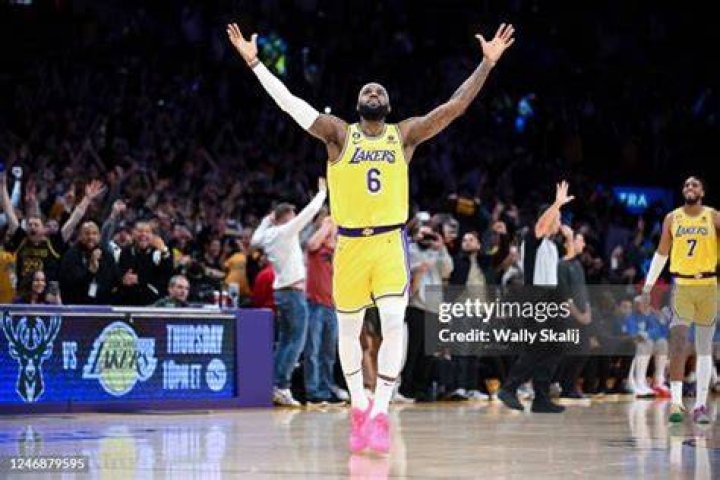 LeBron James' Alleged Side Chick Throws Shade at Blog for Pushing Their Affair Rumor Again