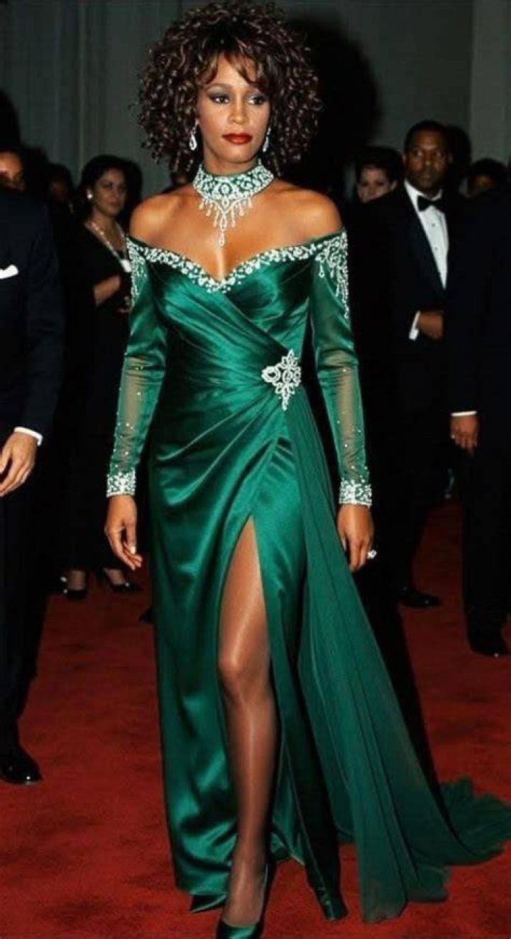 LOVE this gown Whitney Houston wore when she presented Luther Vandross