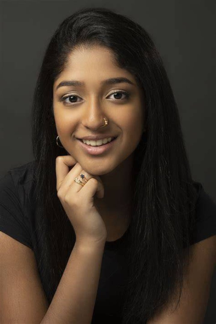 Maitreyi Ramakrishnan Filmek, k&eacute;pek, d&iacute;jak Szem&eacute;lyis&eacute;g adatlap