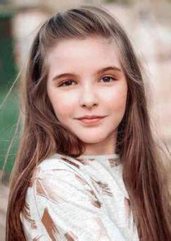 Manuela Dieguez as Luna