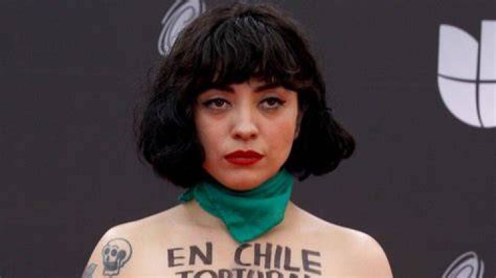 Mon Laferte Height, Age, Body Measurements, Wiki
