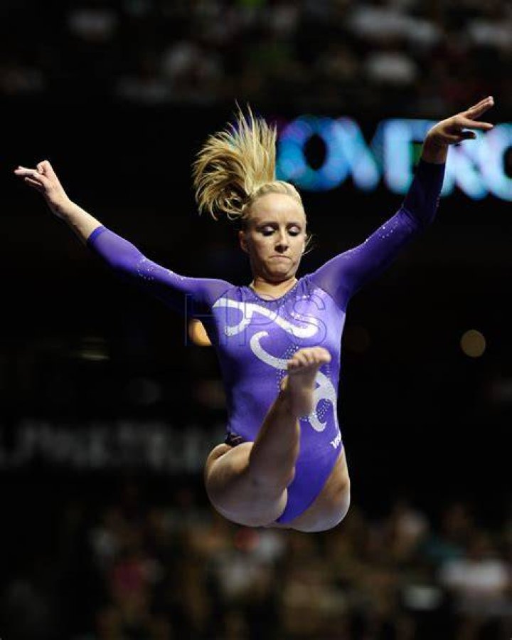 Nastia Liukin KyFun Female gymnast, Gymnastics images, Gymnastics