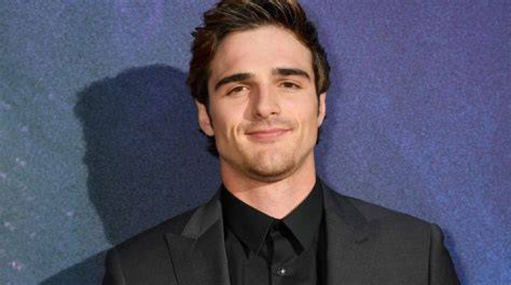 Netflix star Jacob Elordi says fans discussing his chiseled body