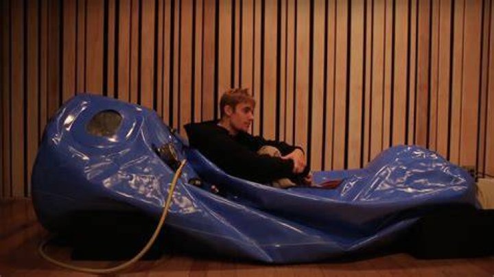 OXYGEN MUSIC Justin Bieber lemondta turn&eacute;j&aacute;t