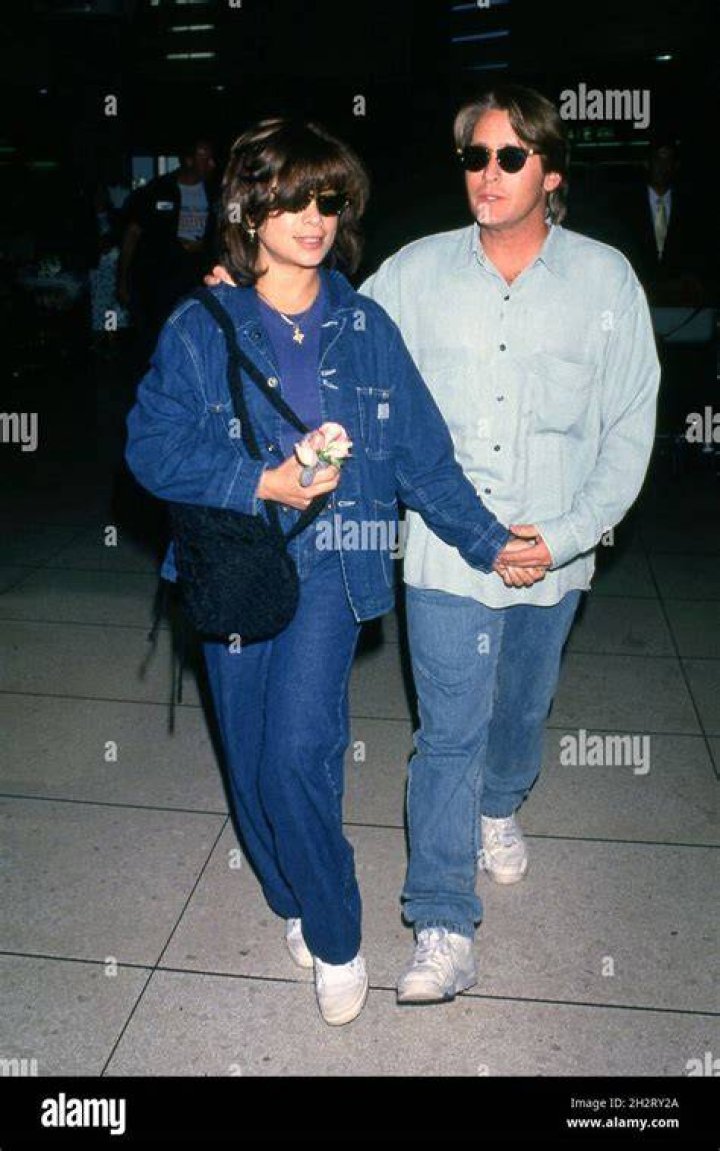 Paula Abdul and Emilio Estevez at LAX April 1994. Credit Ralph