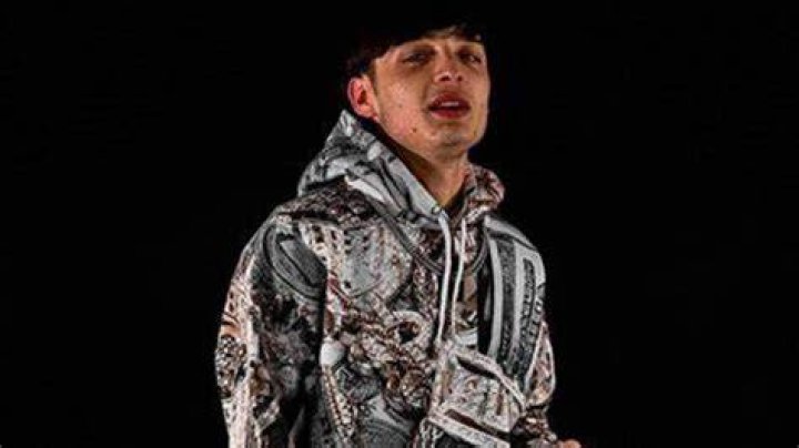 Peso Pluma le arrebata r&eacute;cord y supera a Bad Bunny Primera Hora