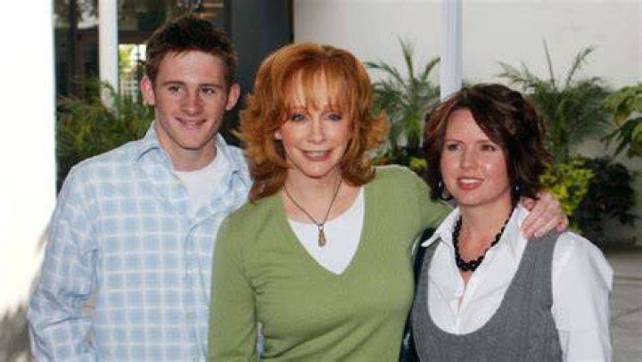 Reba McEntire&rsquo;s Kids & Family 5 Fast Facts You Need to Know