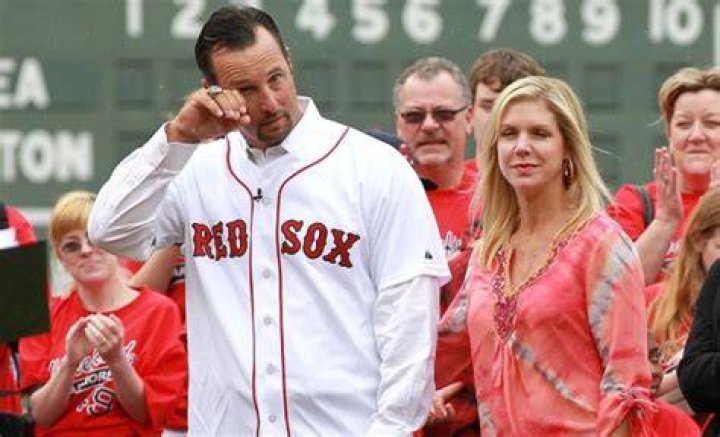 Red Sox Schilling revela Tim Wakefield y esposa tienen c&aacute;ncer