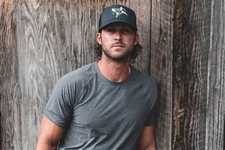 Riley Green’s Storytelling Talents Shine Bright on 'If It Wasn’t for