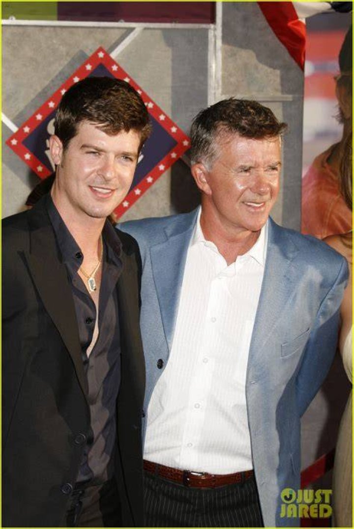 Robin Thicke Remembers His Dad Alan Thicke On The 4th Anniversary Of