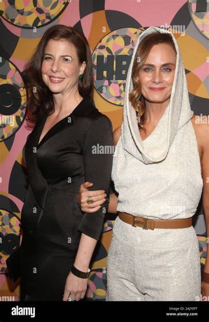 Robin Weigert and Diane Farr at HBO's Official Golden Globe Awards
