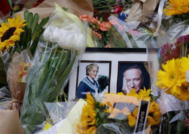Robin Williams Funeral Scene The Crazy Ones YouTube