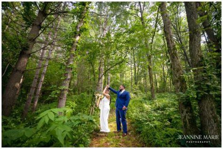 Round Barn Farm Styled Shoot Navy, Peach, & Terracotta Wedding