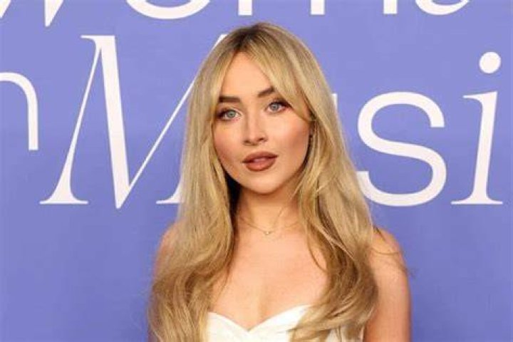 Sabrina Carpenter Biography Career, Net Worth, Height, Relationships