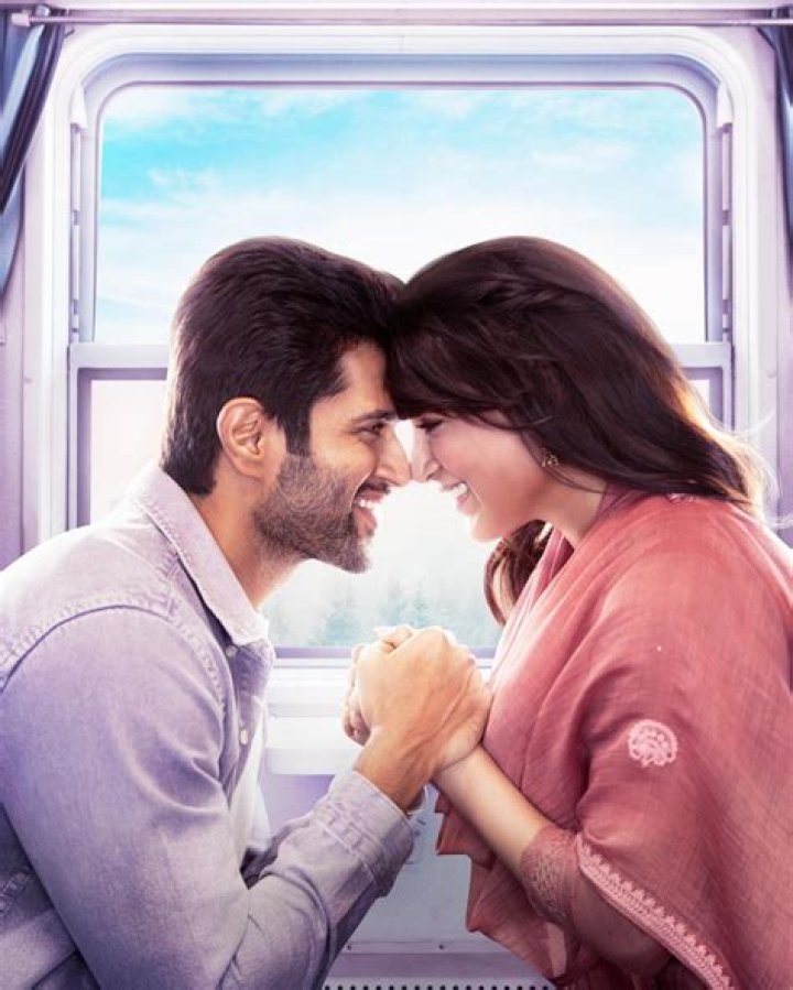 Samantha Ruth Prabhu, Vijay Deverakonda Have 'LipLock' And 'Intimate